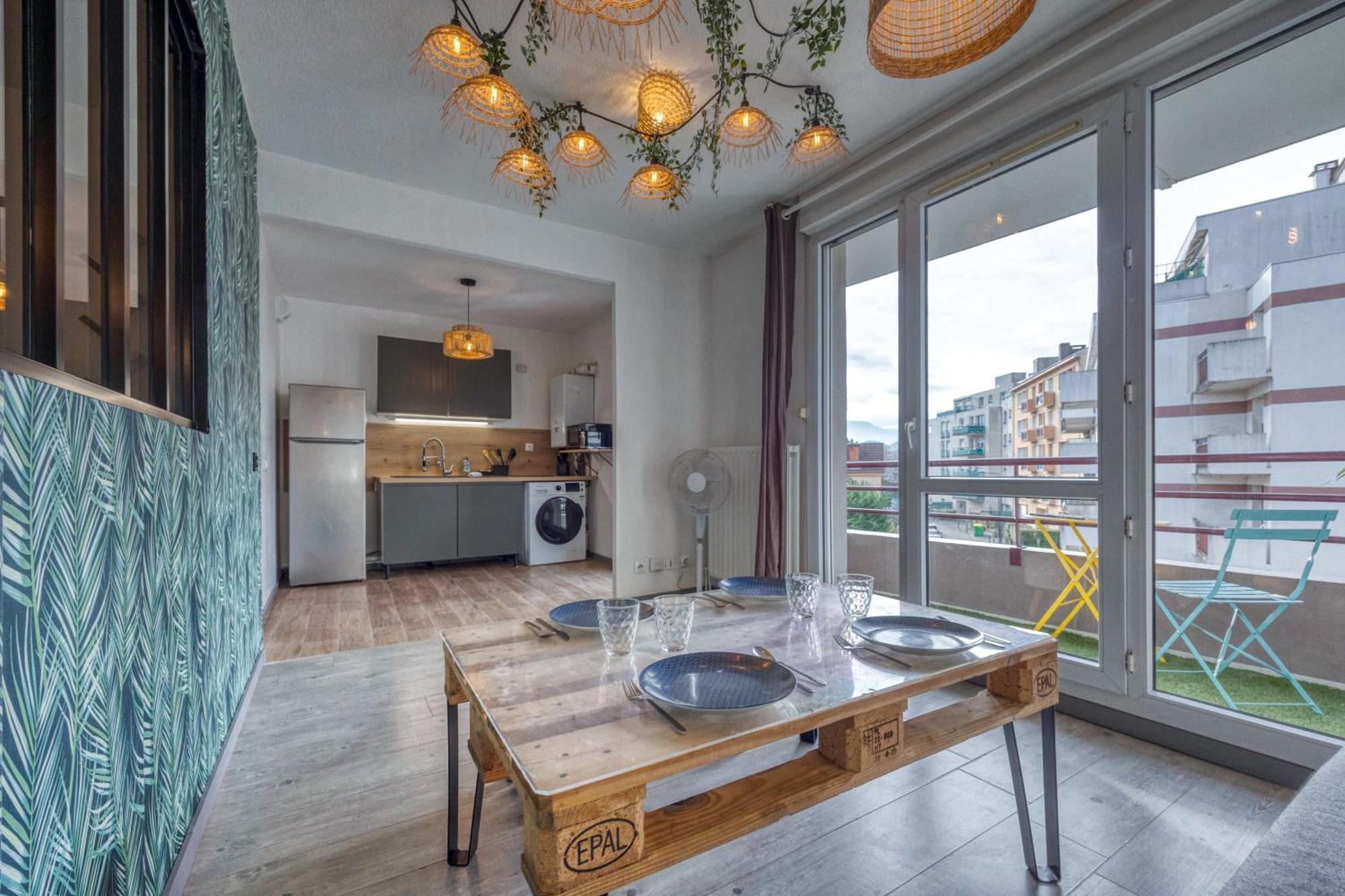 Le Jungle - Rocade - Grand Place * Grenoble